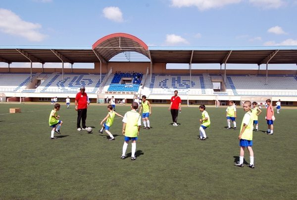 İBB`DEN 17 İLÇEDE YAZ SPOR OKULU 